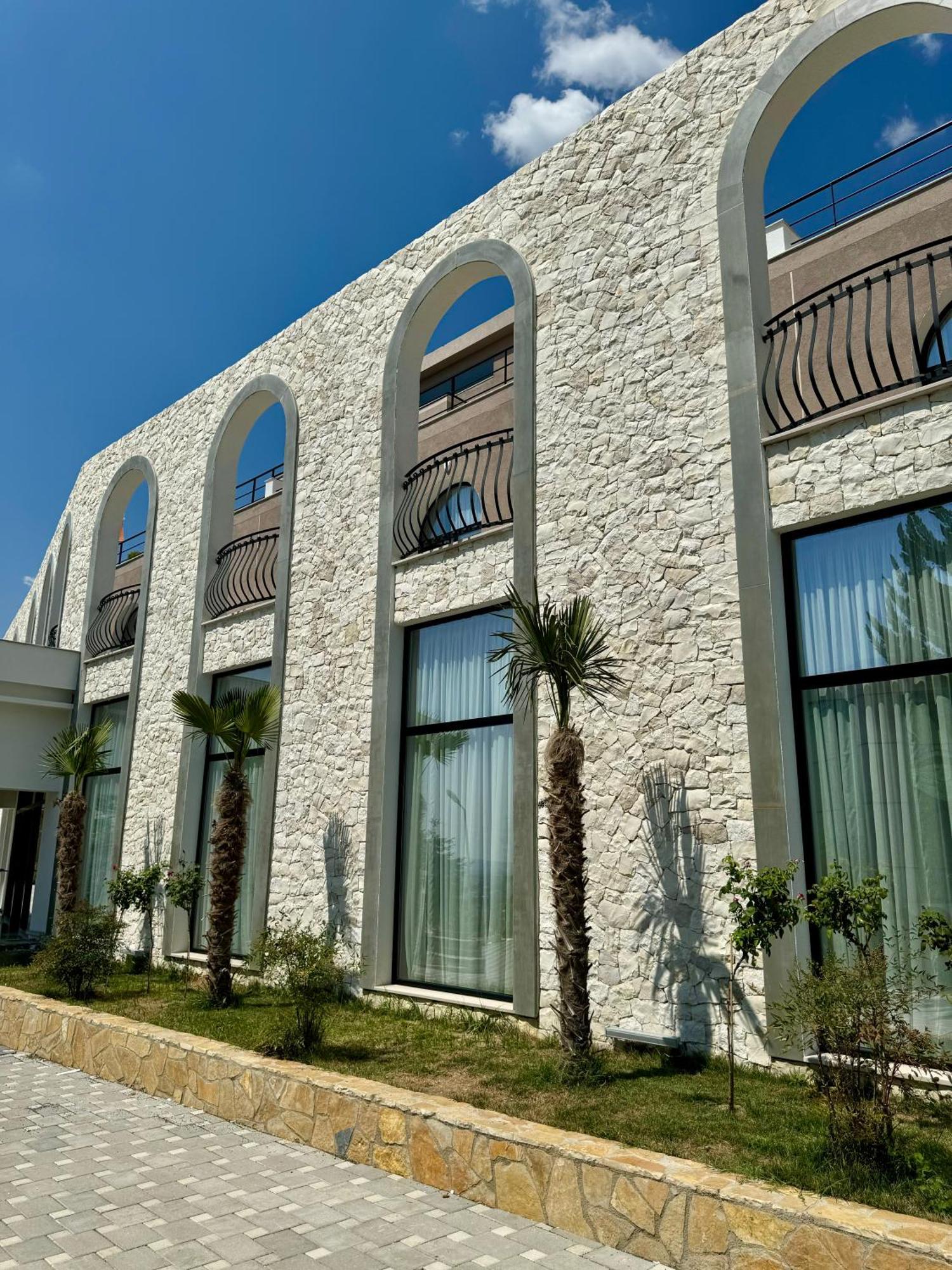 Hotel Panorama & Spa Елбасан Екстериор снимка