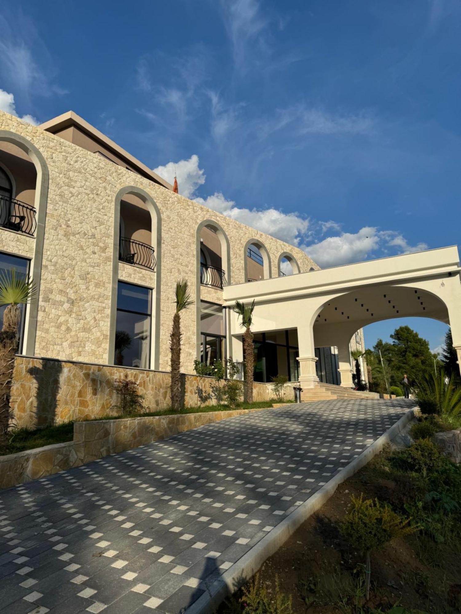 Hotel Panorama & Spa Елбасан Екстериор снимка